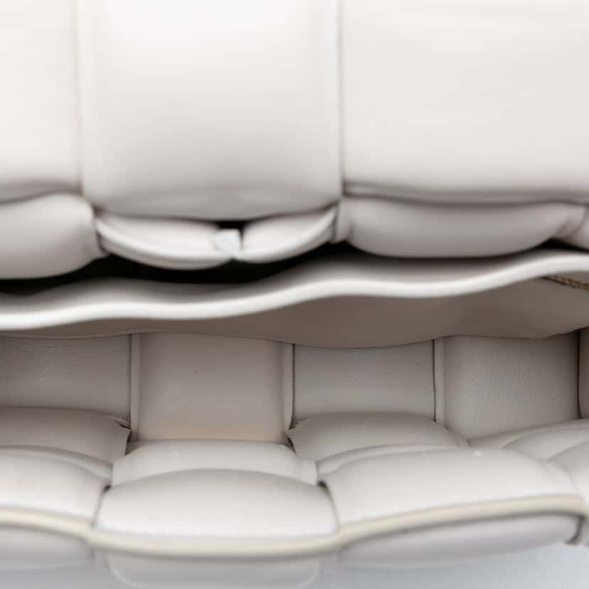 Bottega Veneta Nappa Intrecciato Padded Cassette Crossbody White Leather Very good condition - Model View
