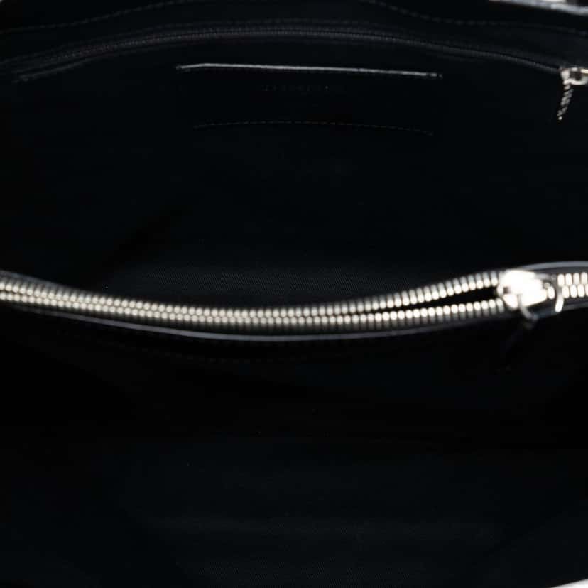 Chanel CC Quilted Patent North South Tote Black Leather Very good condition - Model View