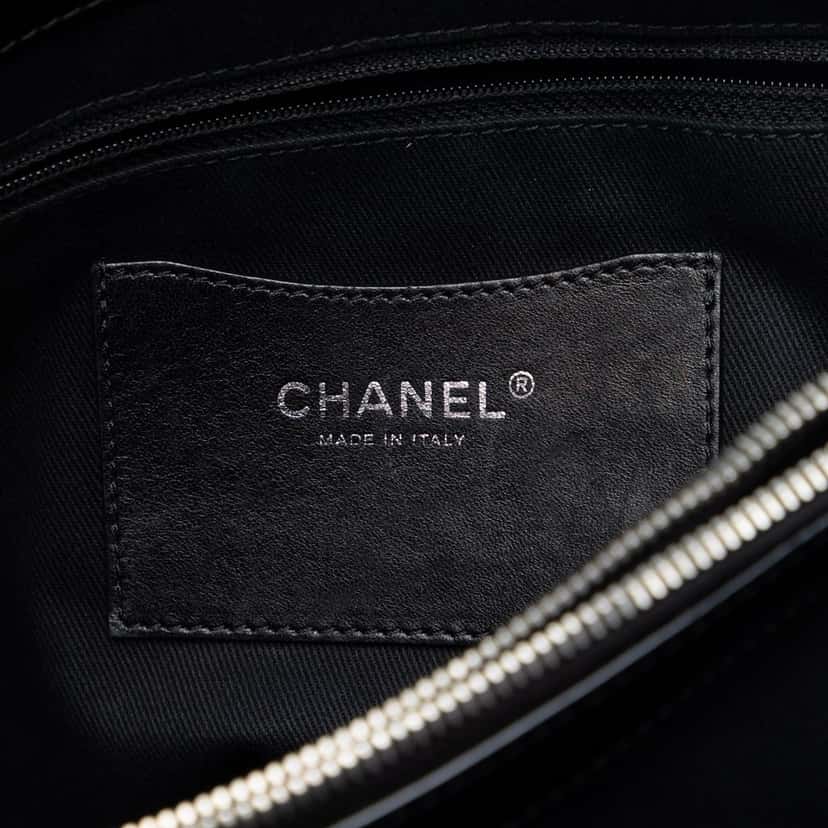 Chanel CC Quilted Patent North South Tote Black Leather Very good condition - Box View