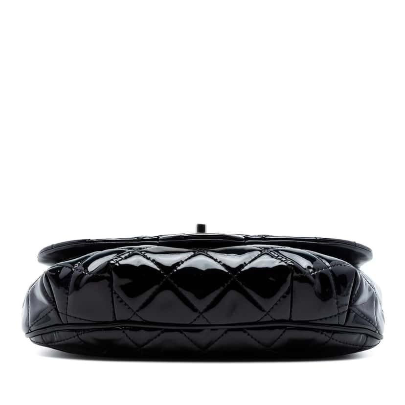 Chanel Medium Quilted Patent Bubble CC Flap Black Leather Very good condition - Inside View