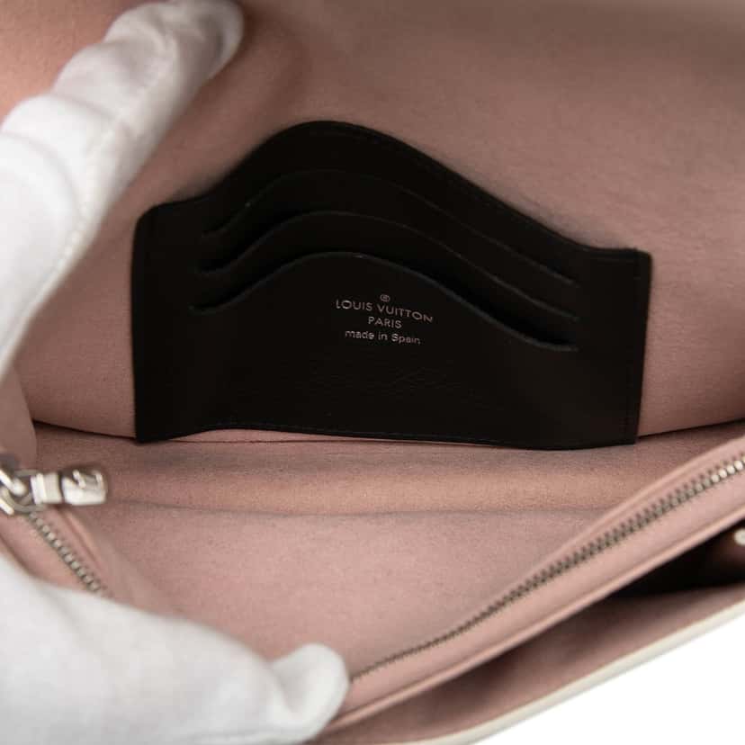 Louis Vuitton Bicolor Leather MyLockMe Chain Pochette Pink Leather Very good condition - Model View