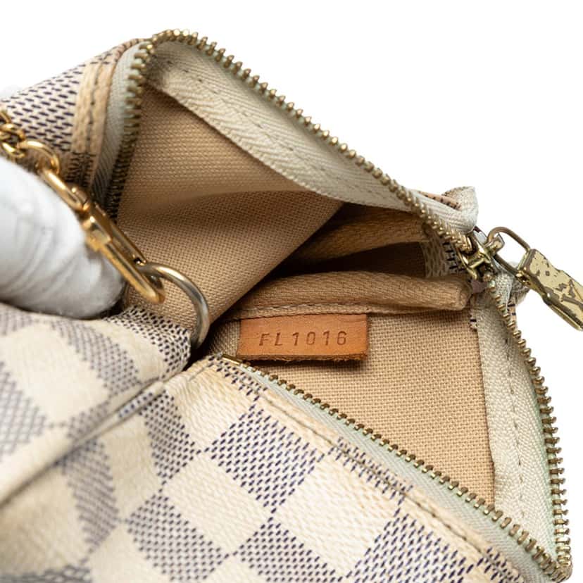 Louis Vuitton Damier Azur Mini Pochette Accessoires White Very good condition - Box View
