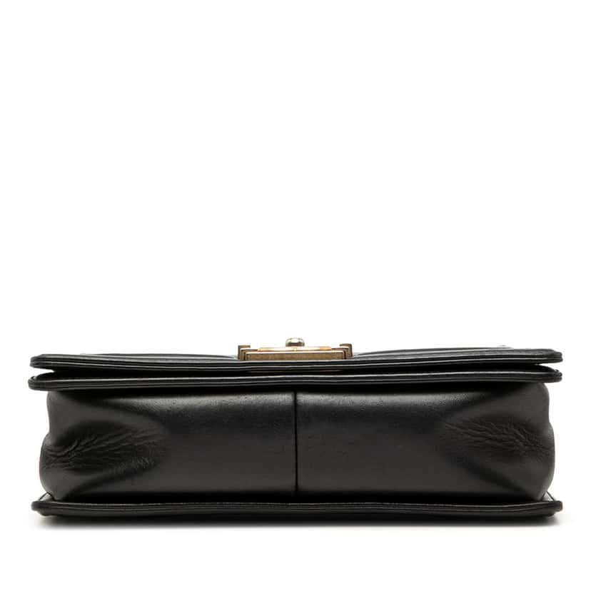 Chanel Medium Quilted Lambskin Boy Flap Black Leather Very good condition - Inside View