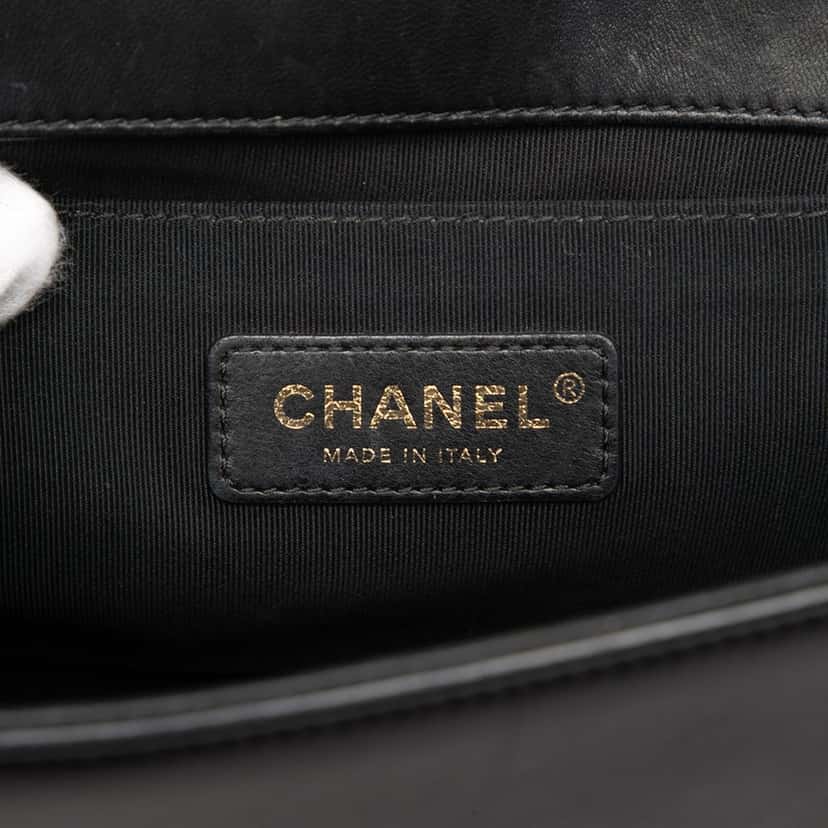 Chanel Medium Quilted Lambskin Boy Flap Black Leather Very good condition - Box View
