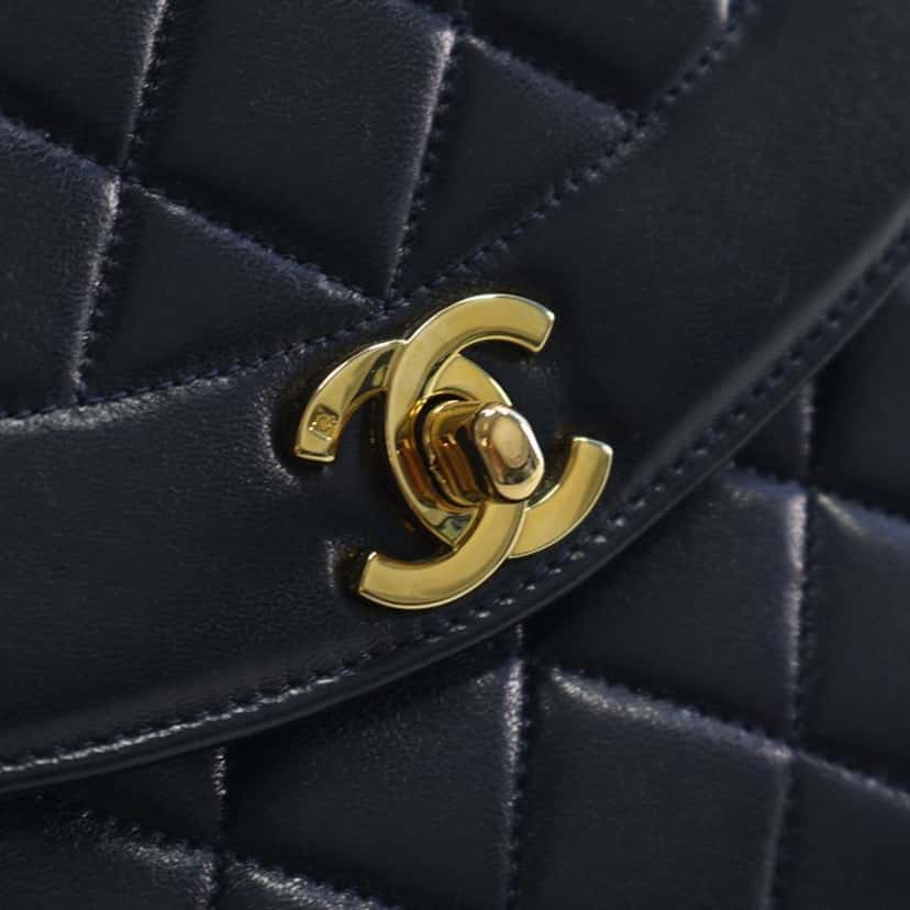 Chanel Small Quilted Lambskin Diana Tassel Camera Bag Blue Leather Very good condition - Model View