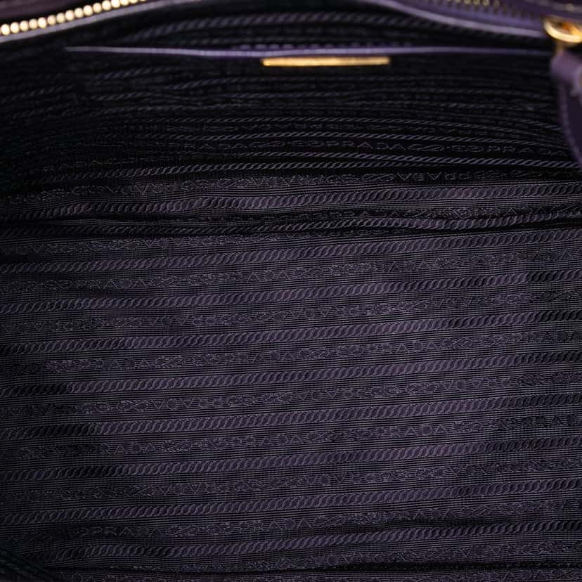 Prada Saffiano Vernice Parabole Tote Purple Leather Very good condition - Model View