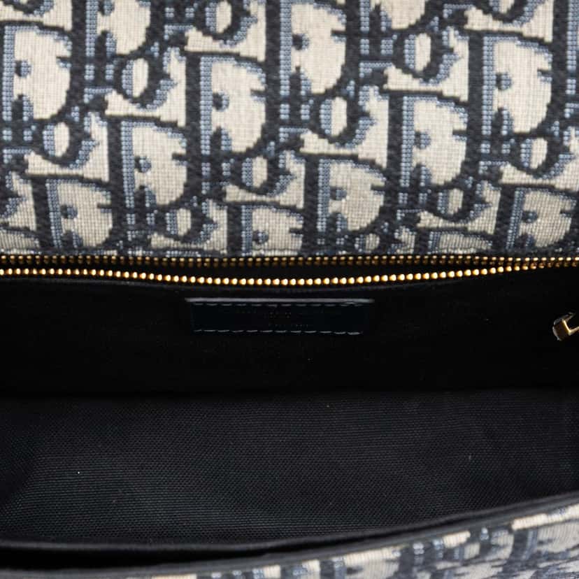 Dior Oblique Canvas 30 Montaigne Flap Blue Very good condition - Model View