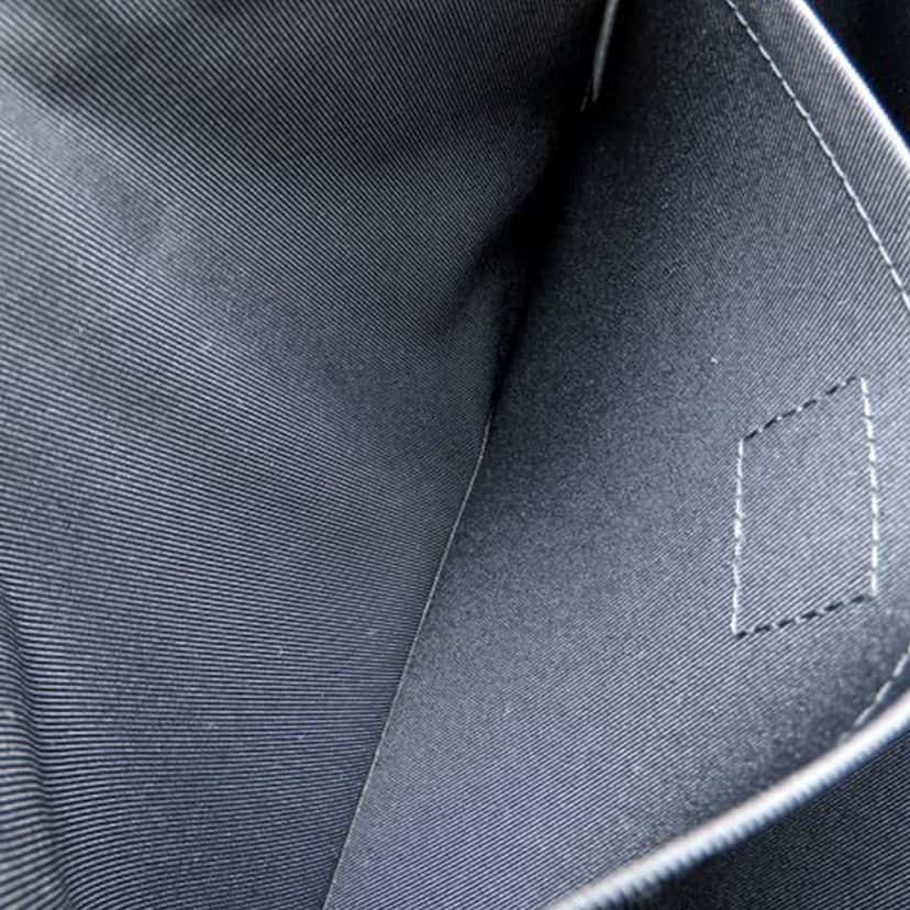 Louis Vuitton Monogram Eclipse Discovery Pochette GM Black Very good condition - Box View