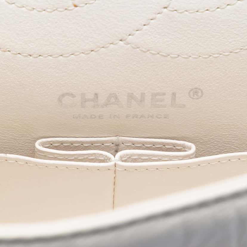 Chanel Quilted Aged Lambskin Leather 2.55 Reissue 225 Double Flap Bag White Leather Very good condition - Box View