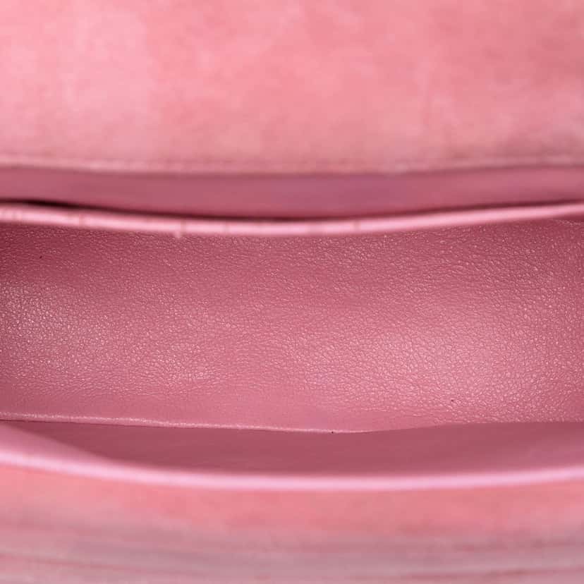 Chanel Mini Square CC Horizontal Quilted Suede Double Flap Pink Leather Very good condition - Model View