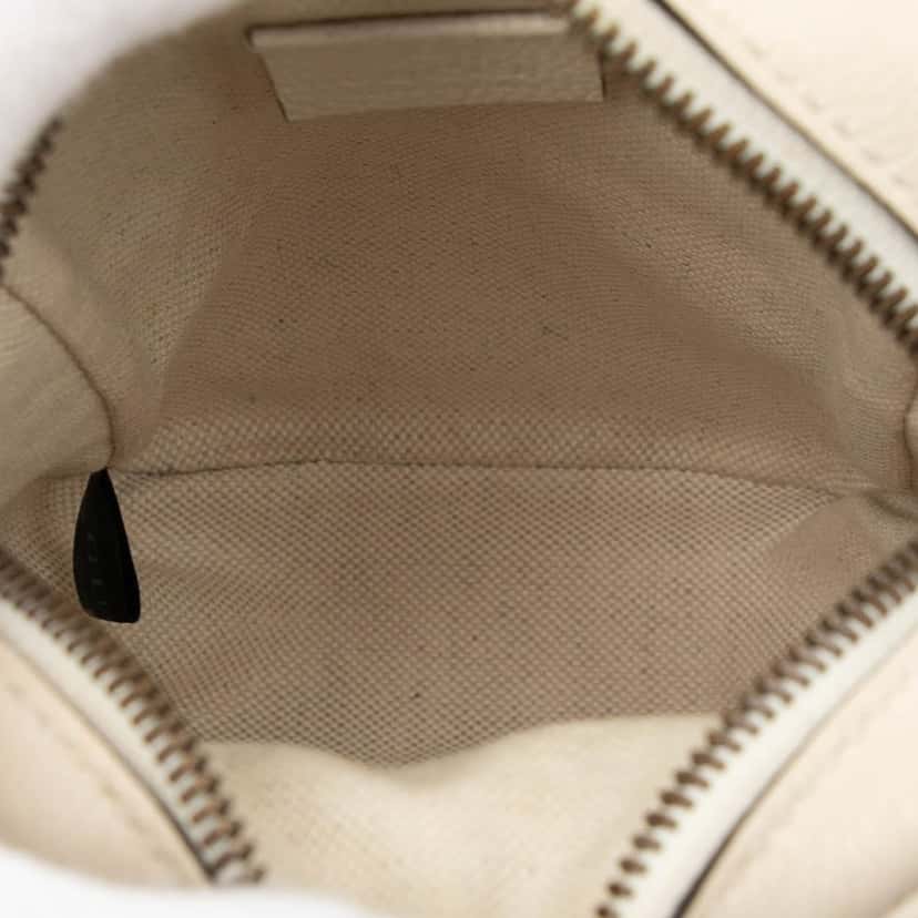 Gucci Mini Grained Calfskin Logo Crossbody White Leather Very good condition - Model View