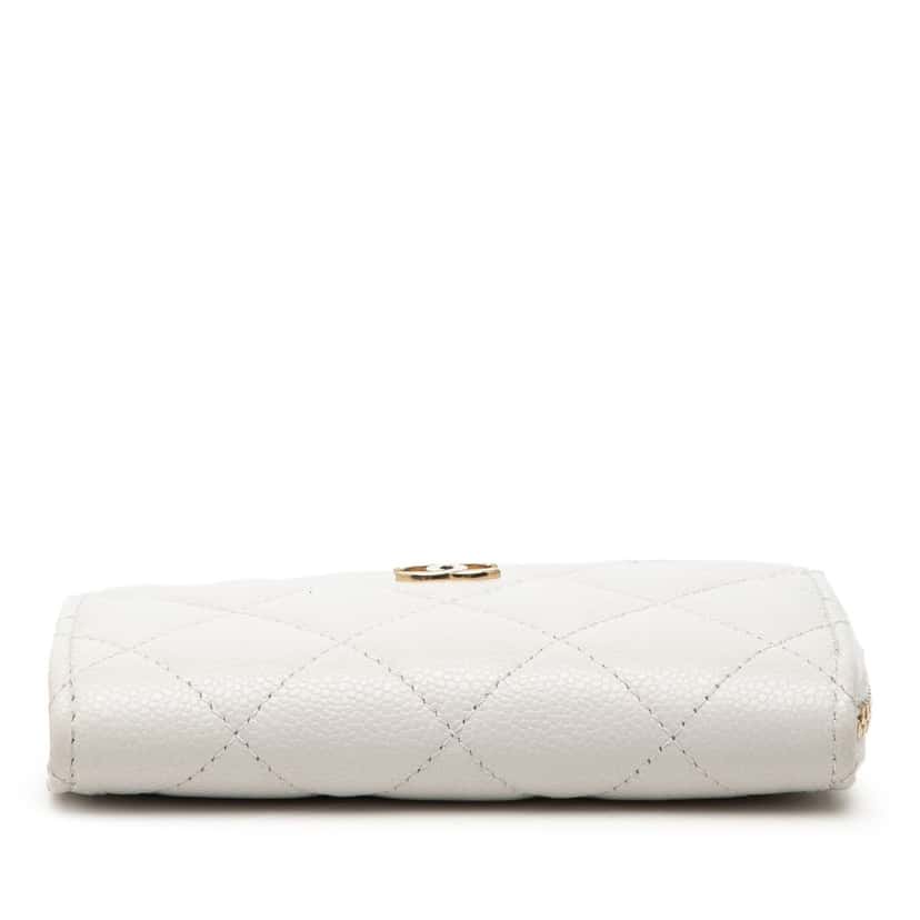 Chanel CC Quilted Caviar Zip Around Card Holder White Leather Very good condition - Inside View