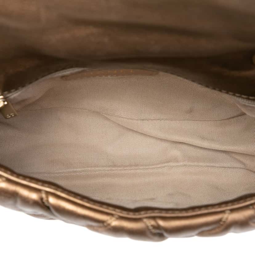 Chanel CC Lambskin Bubble Quilt Flap Brown Leather Very good condition - Model View