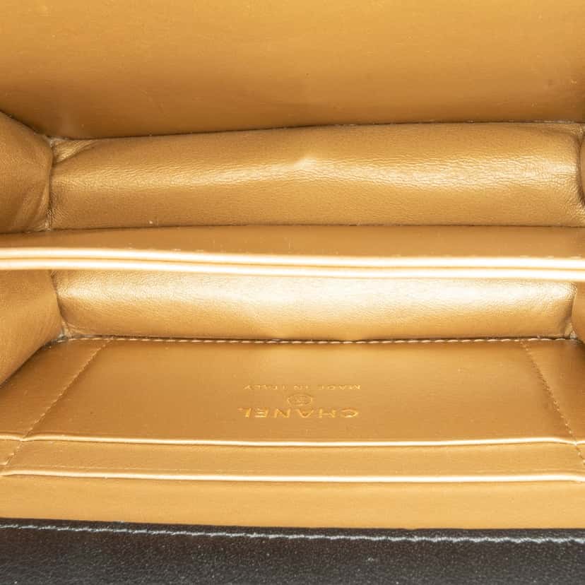 Chanel Quilted Calfskin Strass Card Holder On Chain Black Leather Very good condition - Model View