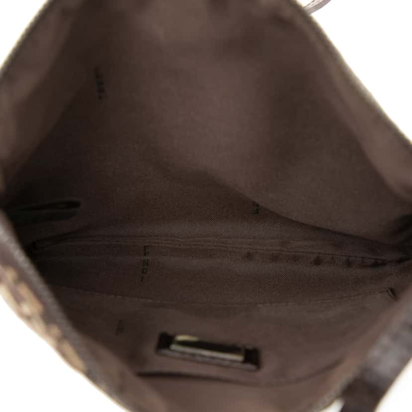 Fendi Zucchino Canvas Crossbody Brown Very good condition - Model View