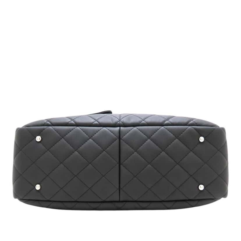 Chanel CC Quilted Calfskin Ultra Pocket Shopping Tote Black Leather Very good condition - Inside View