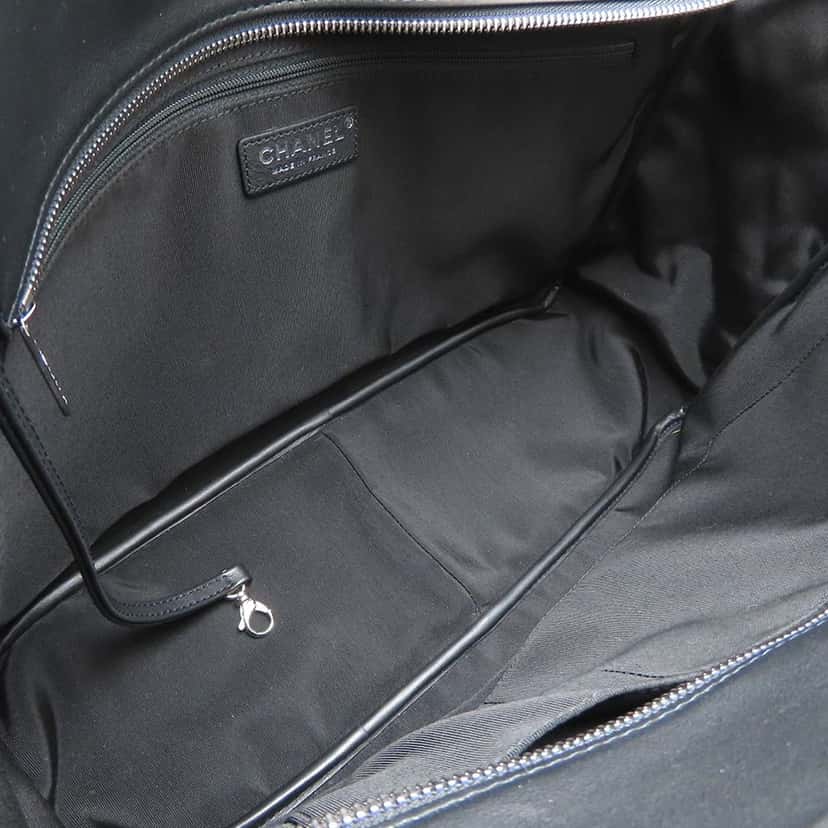 Chanel CC Quilted Calfskin Ultra Pocket Shopping Tote Black Leather Very good condition - Model View