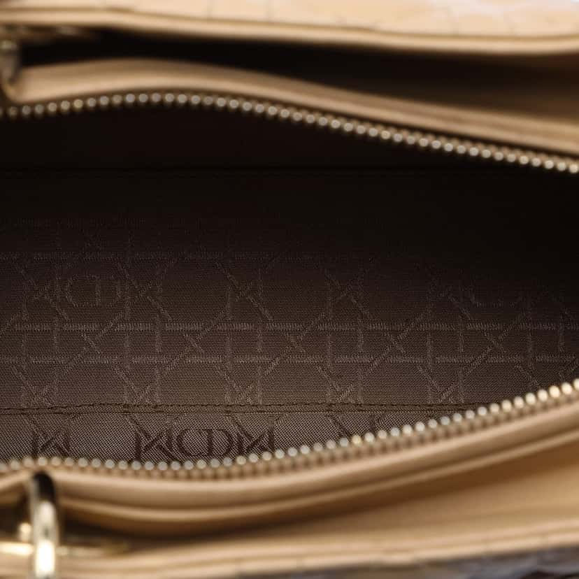 Dior Large Lambskin Cannage Lady Dior Beige Leather Very good condition - Model View