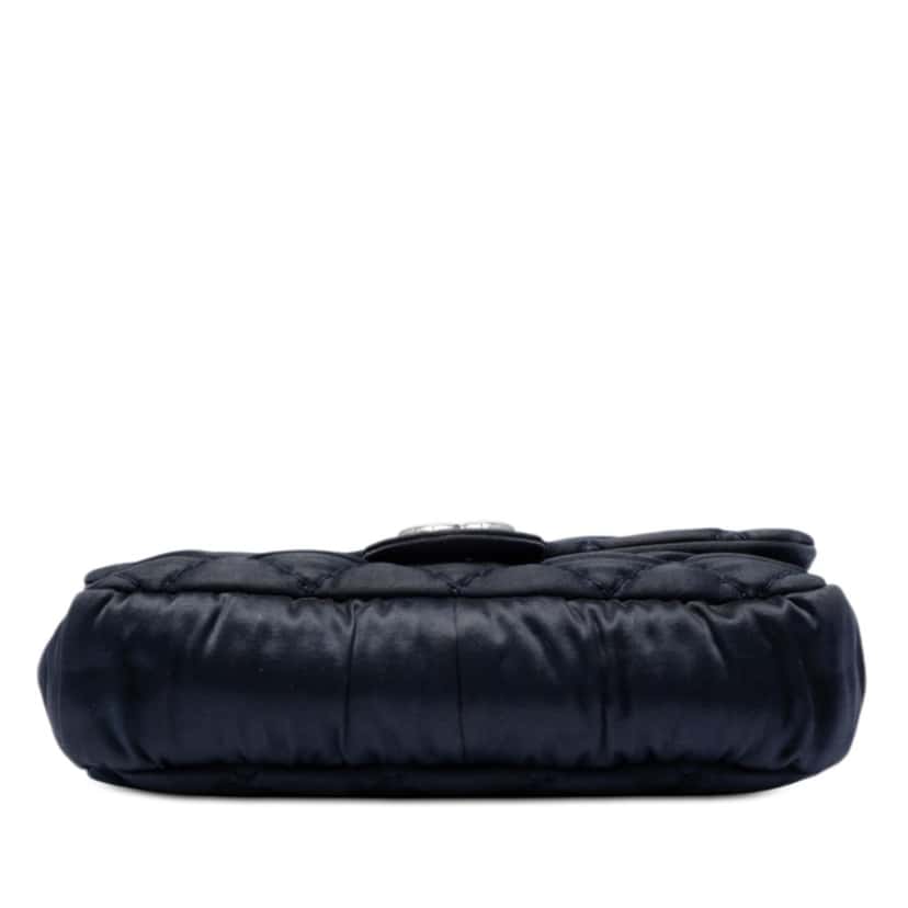 Chanel Medium CC Quilted Satin Single Flap Black Very good condition - Inside View