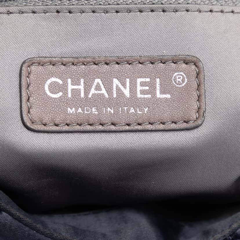 Chanel Medium CC Quilted Satin Single Flap Black Very good condition - Box View