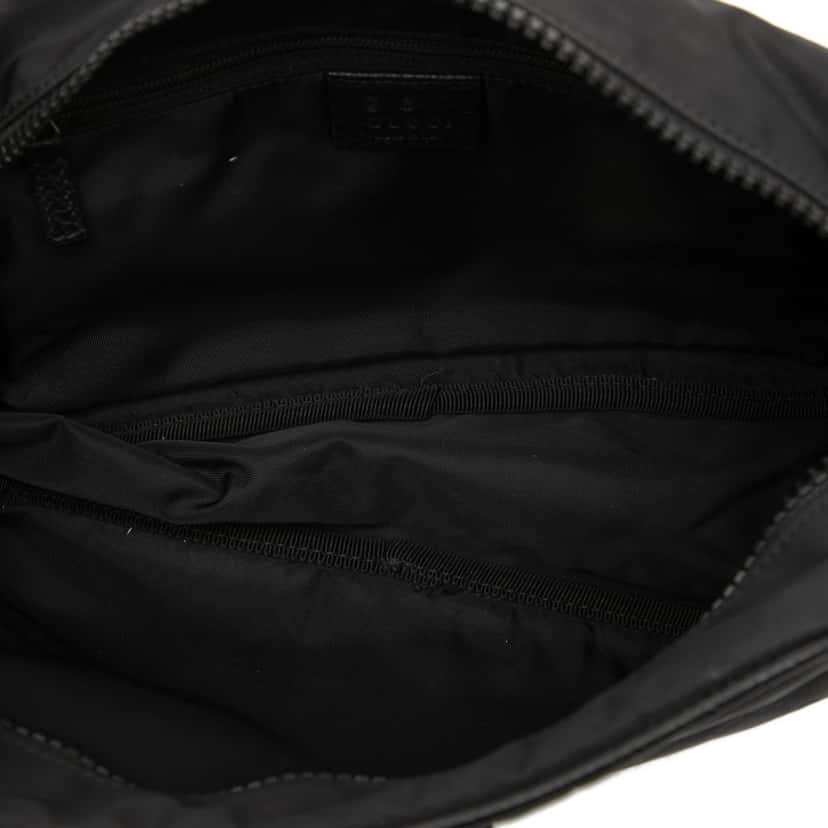 Gucci GG Nylon Toiletry Pouch Black Very good condition - Model View
