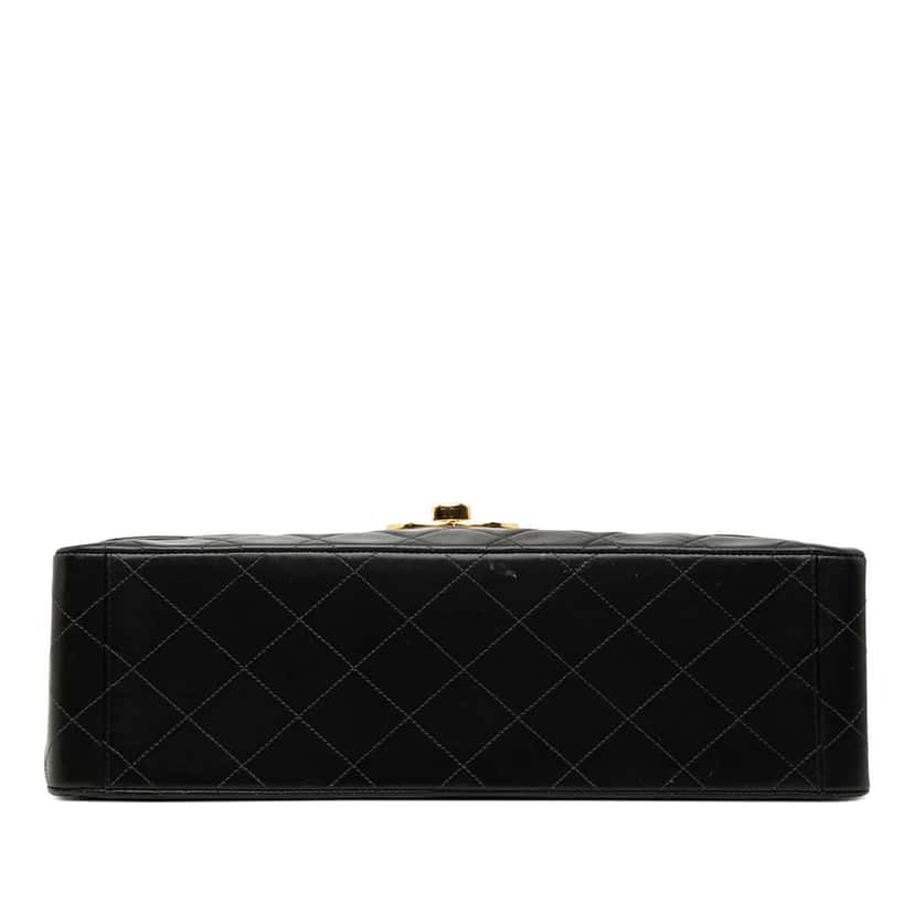 Chanel Maxi XL Classic Lambskin Single Flap Black Leather Very good condition - Inside View