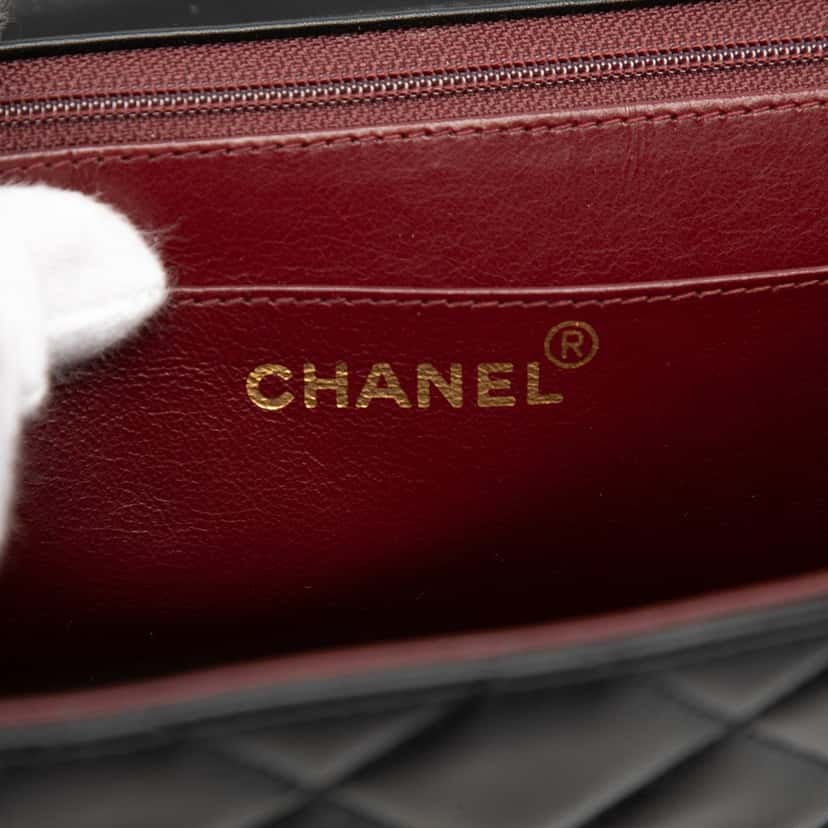 Chanel Maxi XL Classic Lambskin Single Flap Black Leather Very good condition - Box View