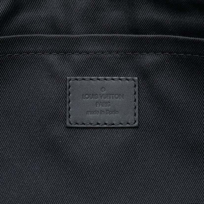 Louis Vuitton Monogram Shadow Discovery Pochette Black Leather Very good condition - Box View