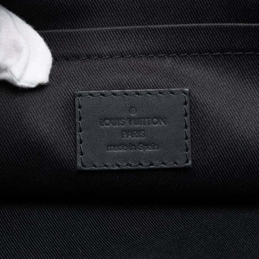 Louis Vuitton Monogram Shadow Discovery Pochette Black Leather Very good condition - Box View