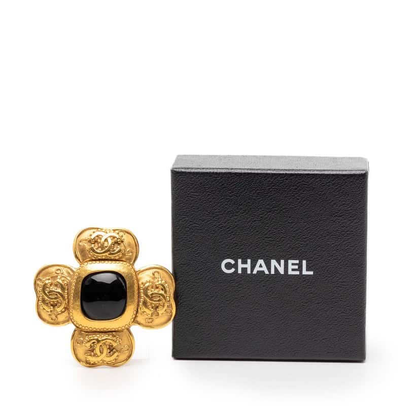 Chanel CC Gold Plated Black Stone Clover Brooch Gold Metal Very good condition - Model View