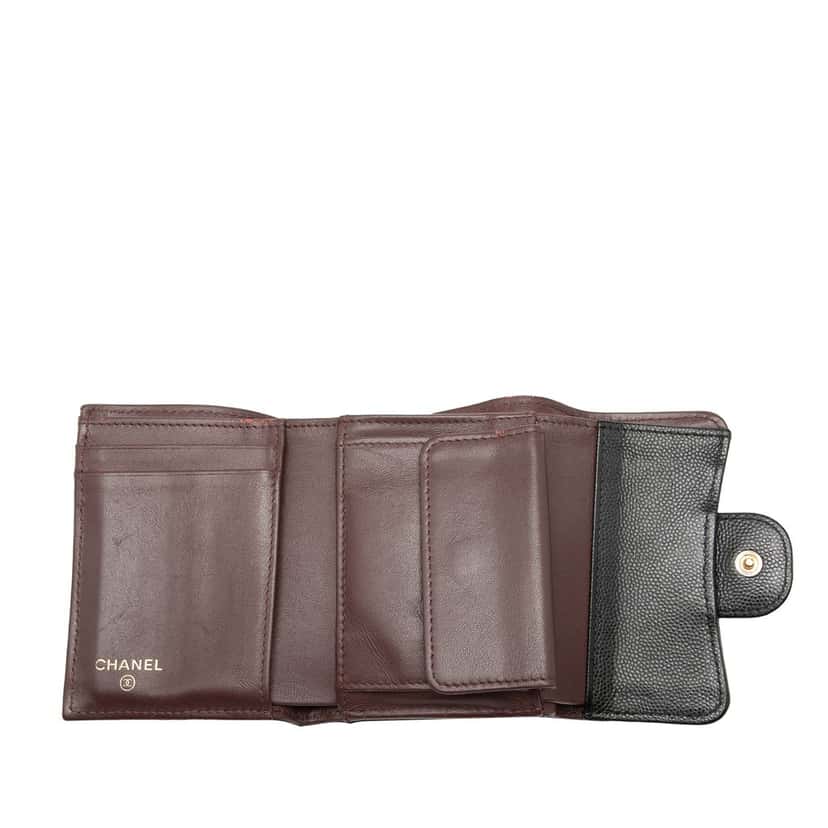 Chanel CC Quilted Caviar Trifold Wallet Black Leather Very good condition - Model View