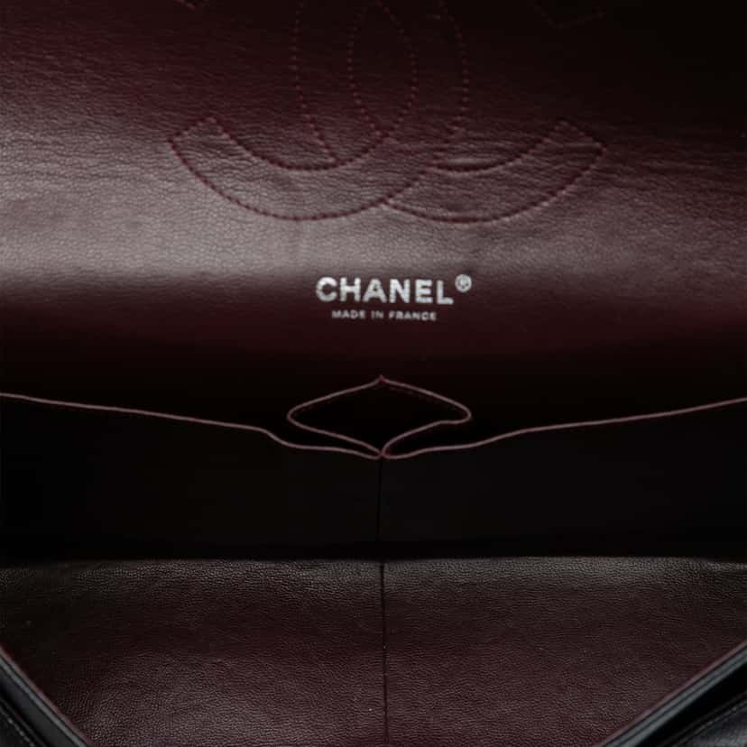 Chanel Jumbo Classic Caviar Double Flap Black Leather Good condition - Model View