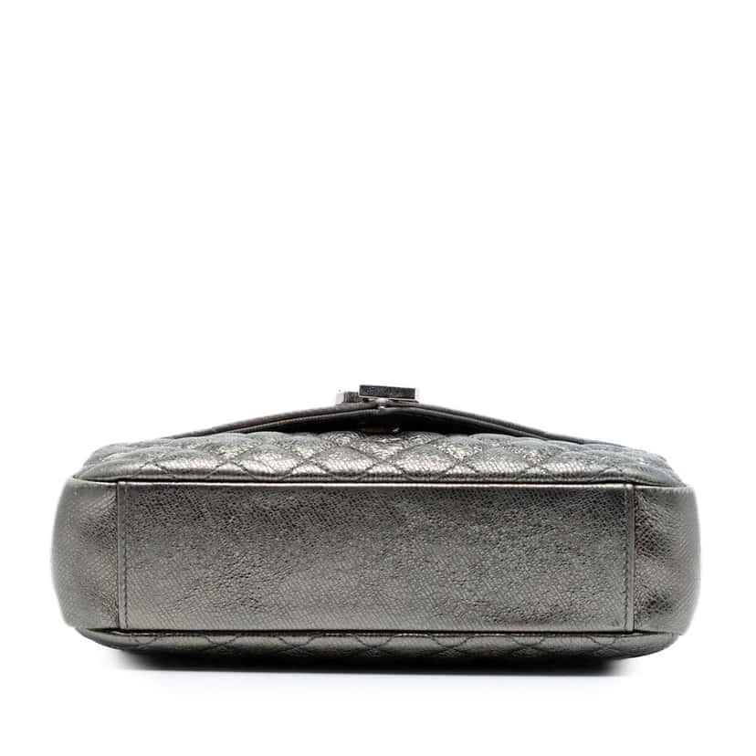 Saint Laurent Medium Iridescent Calfskin Triquilt Monogram College Bag Silver Leather Very good condition - Inside View