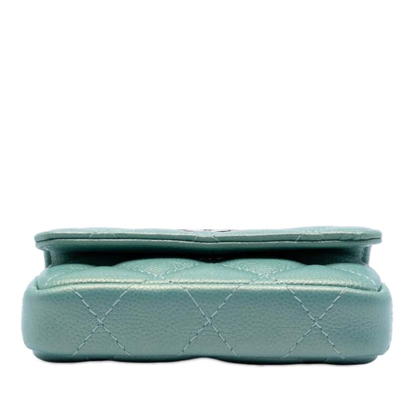 Chanel Iridescent Caviar Pearl On Top Coin Purse With Chain Green Leather Very good condition - Inside View