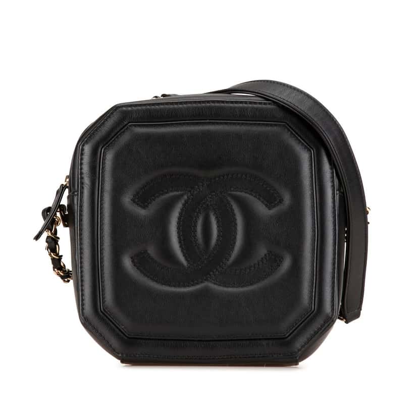Chanel CC Quilted Lambskin Octagon Camera Case Black Leather Very good condition - Front View