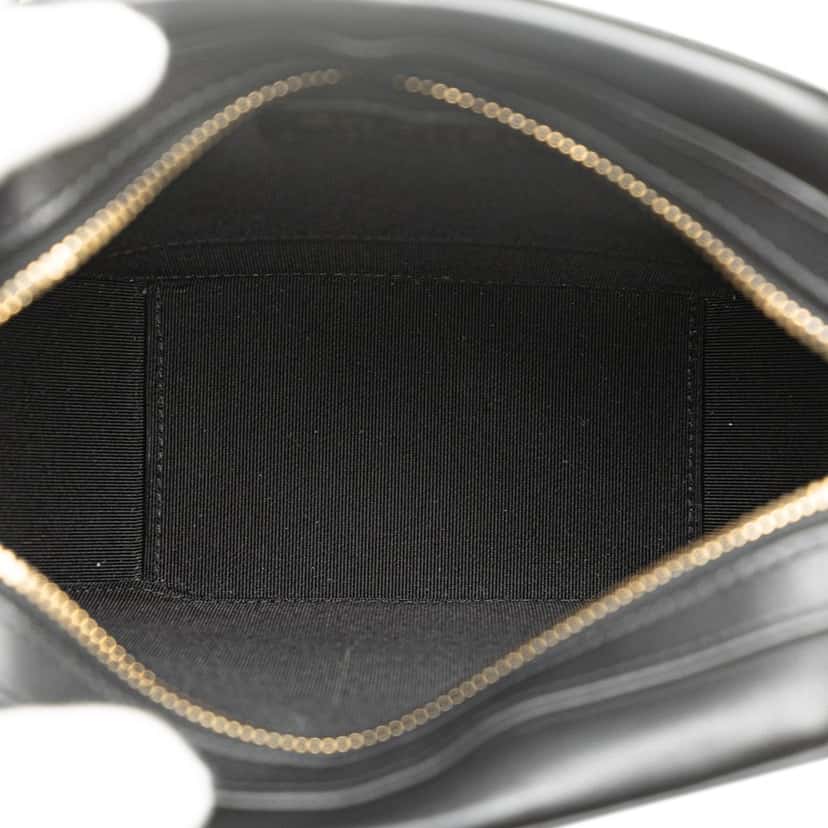 Chanel CC Quilted Lambskin Octagon Camera Case Black Leather Very good condition - Model View