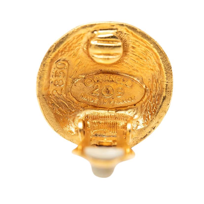 Chanel CC Gold Plated Round Clip On Earrings Gold Metal Very good condition - Inside View