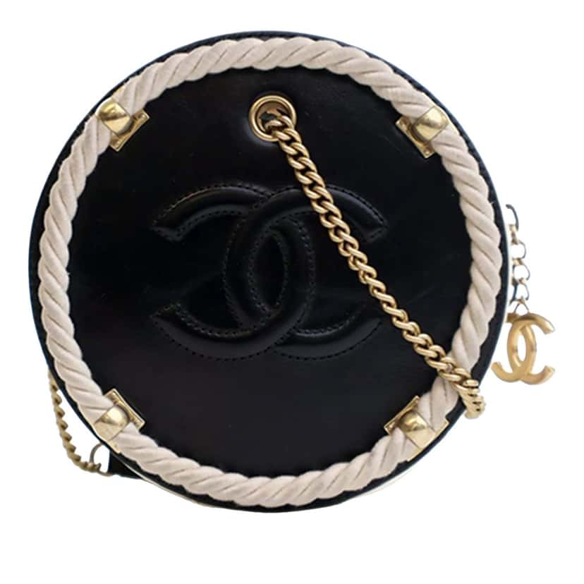 Chanel Crumpled Calfskin En Vogue Round Bag Black Leather Very good condition - Front View