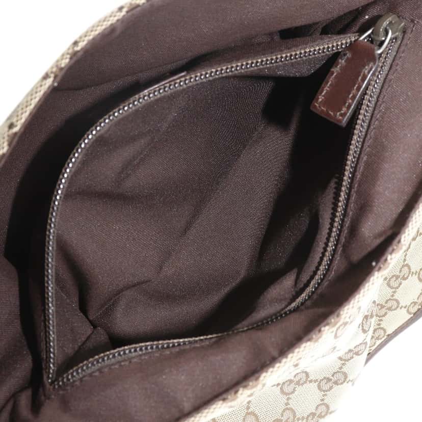 Gucci GG Canvas Belt Bag Beige Very good condition - Model View