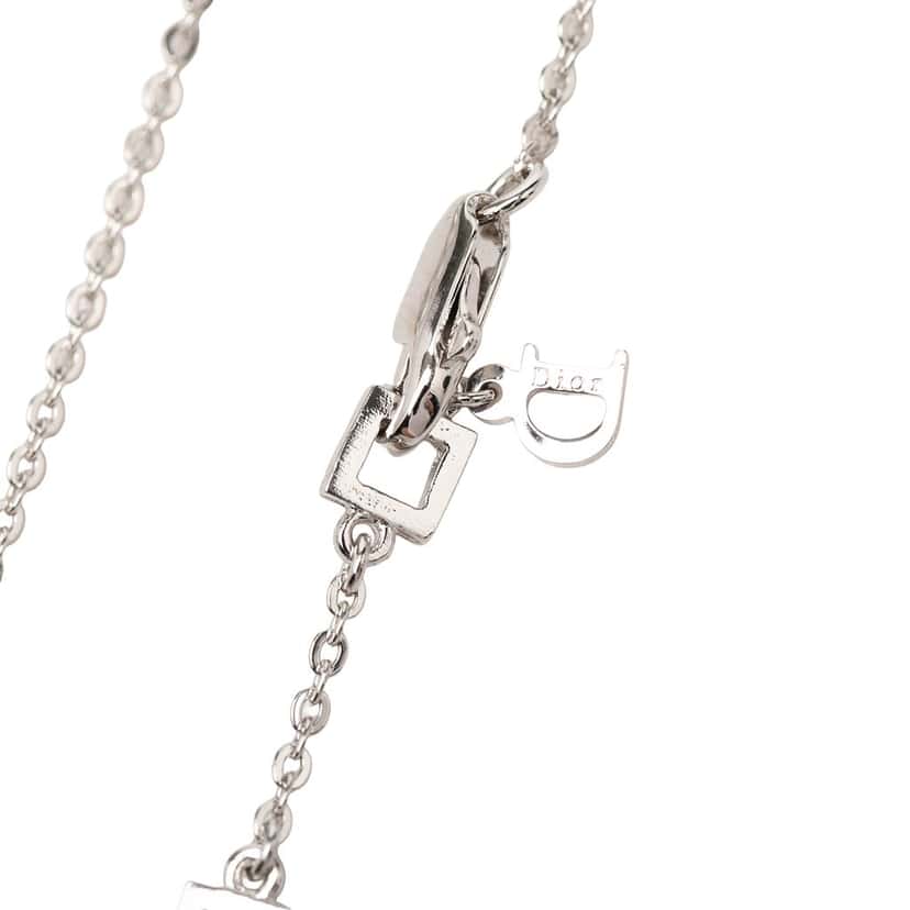 Dior Brass I Love Dior Heart and Arrow Pendant Necklace Silver Metal Very good condition - Model View