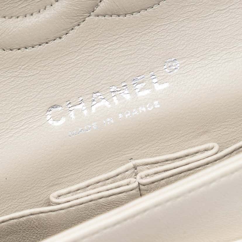 Chanel Medium Classic Lambskin Bijoux Chain Double Flap White Leather Very good condition - Box View