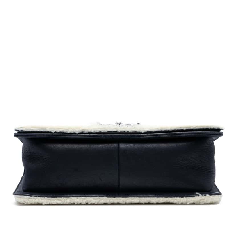 Chanel Medium Bicolor Shearling Boy Flap Black Very good condition - Inside View