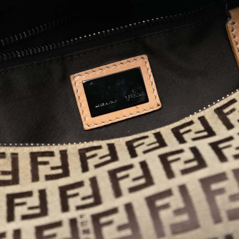Fendi Zucchino Canvas Shoulder Bag Beige Very good condition - Box View