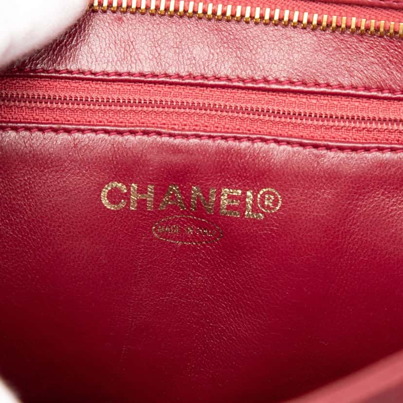 Chanel Caviar Medallion Tote Red Leather Very good condition - Box View