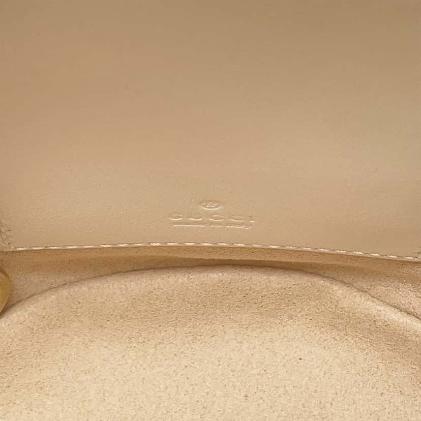 Gucci Small GG Marmont Matelasse Calfskin Bucket Bag White Leather Very good condition - Box View