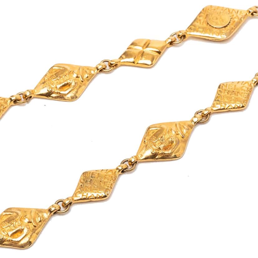Chanel Gold Plated Logo Chain Necklace Gold Metal Very good condition - Model View
