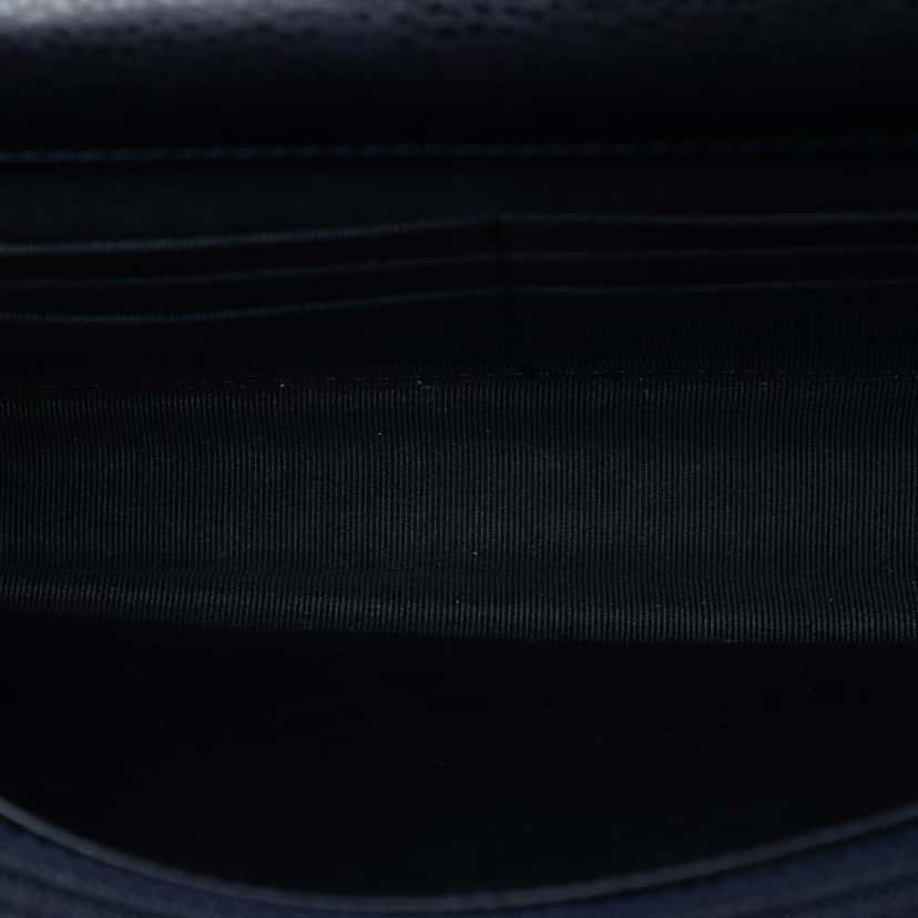 Chanel CC Quilted Caviar Wallet on Chain Blue Leather Very good condition - Model View