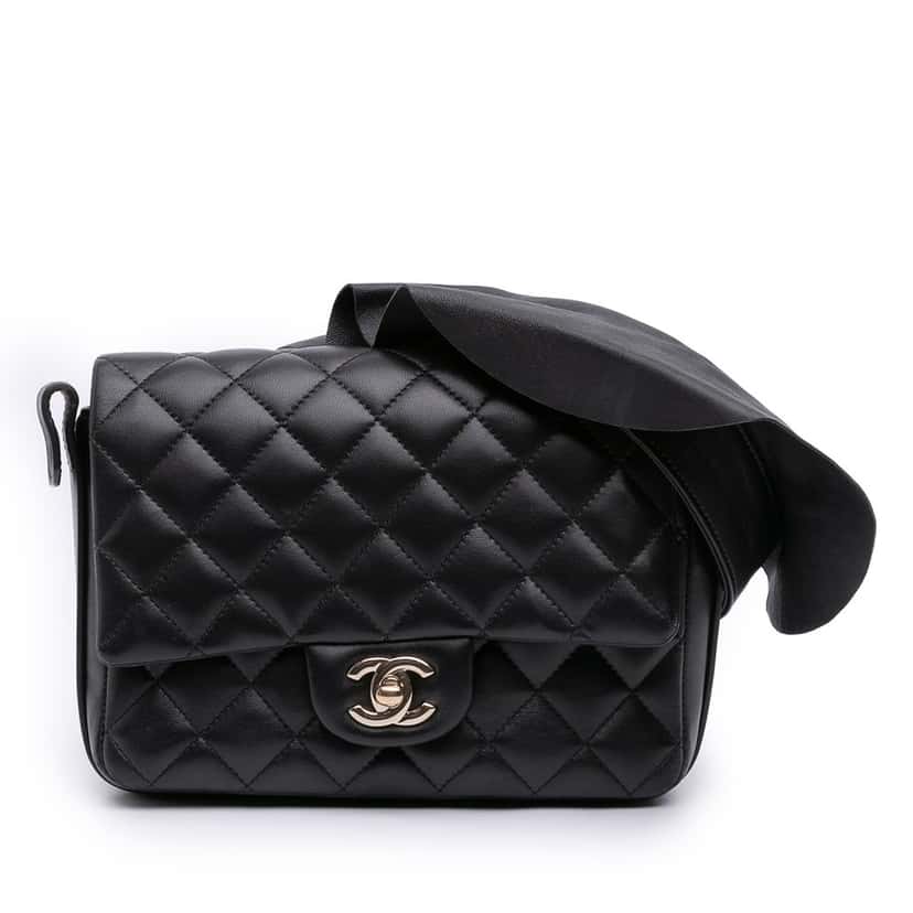 Chanel Quilted Calfskin Bolero de Chanel Flap Black Leather Good condition - Front View