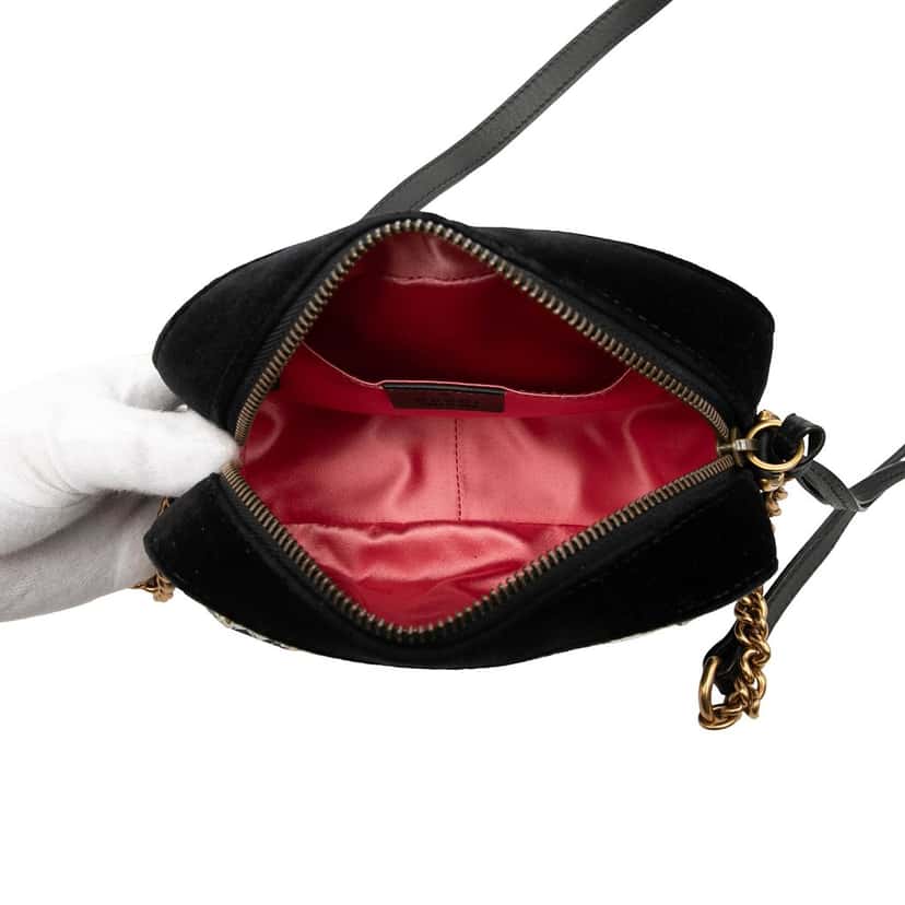 Gucci Mini GG Marmont Crystal Embellished Matelasse Velvet Crossbody Black Very good condition - Model View