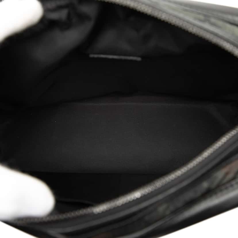 Louis Vuitton Monogram Camouflage Nylon Soft Trunk Green Very good condition - Model View